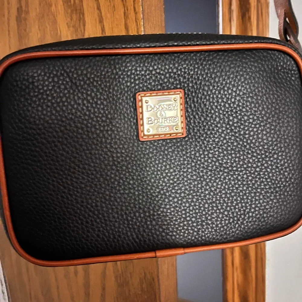 Dooney & Bourke Black and Tan Crossbody Bag - Picture 2 of 6